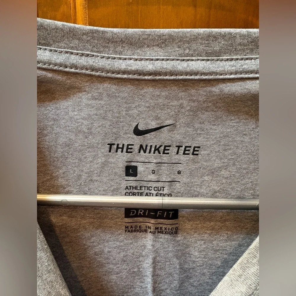 Nike Ohio State Buckeyes Team DNA Legend Performance T-Shirt Size Large